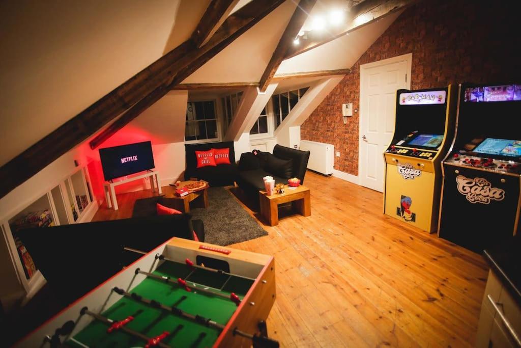 Games And Movies Lounge 7 Bed City Centre Apartment Ньюкасл-апон-Тайн Экстерьер фото
